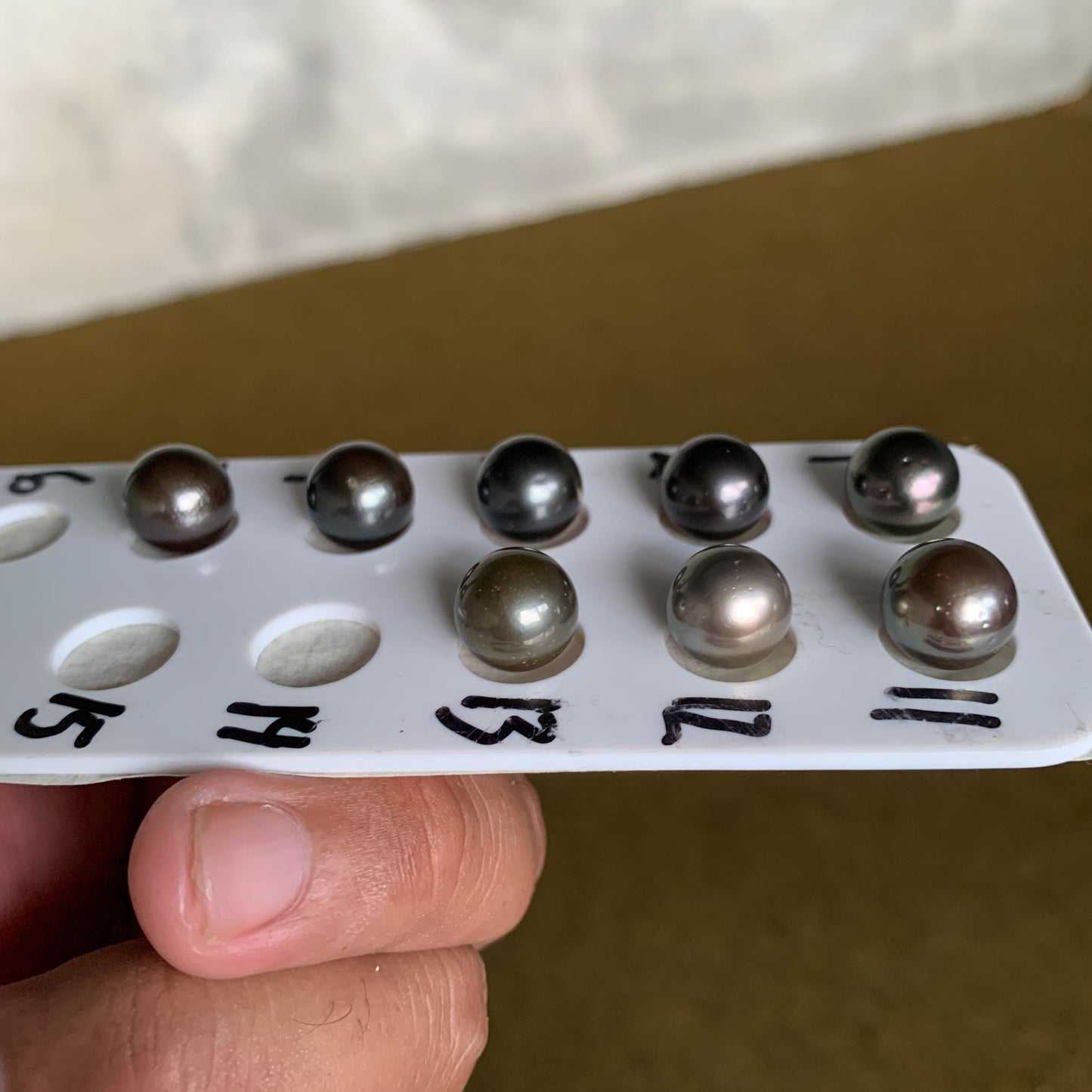 8 Pcs 11mm Loose Seawater Black Pearl Tahitian Edition Pearl Beads BoZorX BT-3