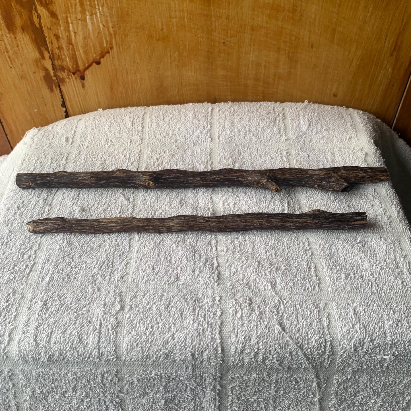 Agarwood Decoration 沉香 Chénxiāng Oud Incense Oudh Xiāng Kyara Kynam Aloeswood Kinam 奇楠 qí nán 沈香 Jinkō Englewood العود