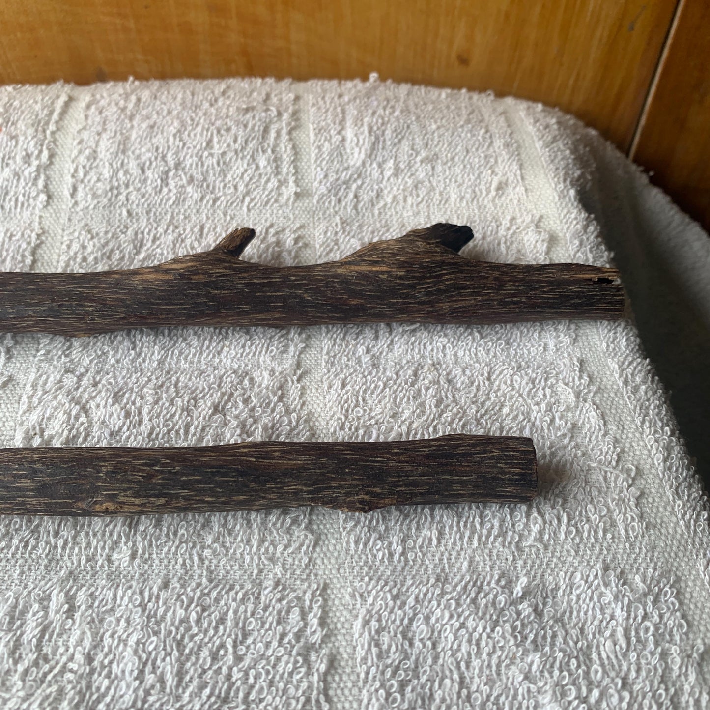 Agarwood Decoration 沉香 Chénxiāng Oud Incense Oudh Xiāng Kyara Kynam Aloeswood Kinam 奇楠 qí nán 沈香 Jinkō Englewood العود