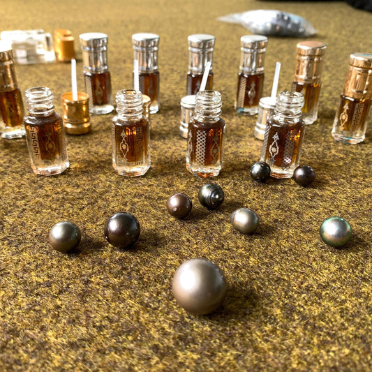 Kalimantan Agarwood Oud Oil: East Malino, Indonesia (1/4 Tola)