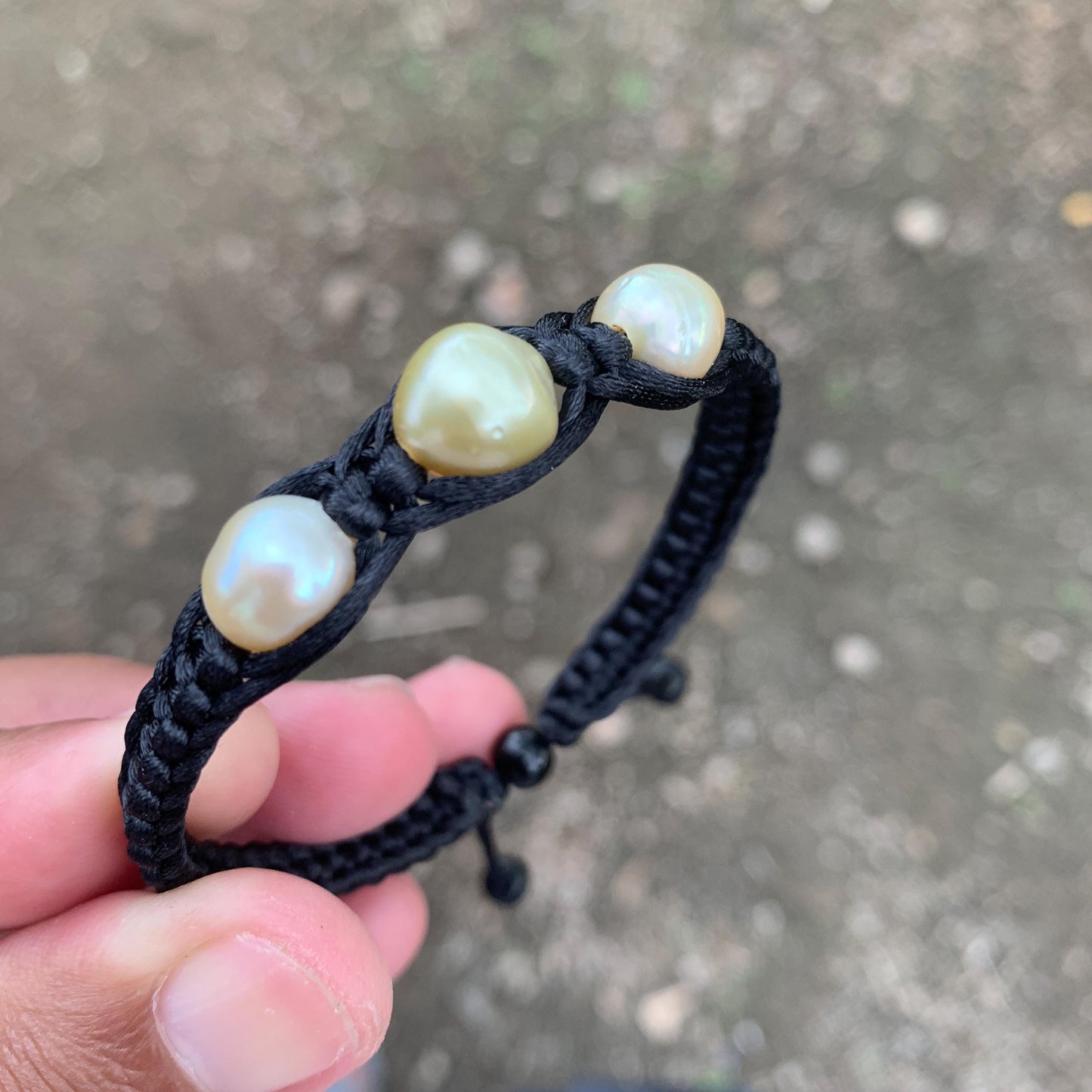 Handmade Bracelet With Indonesia South Sea Pearl BoZorX Pearl Size 9-10mm R-21