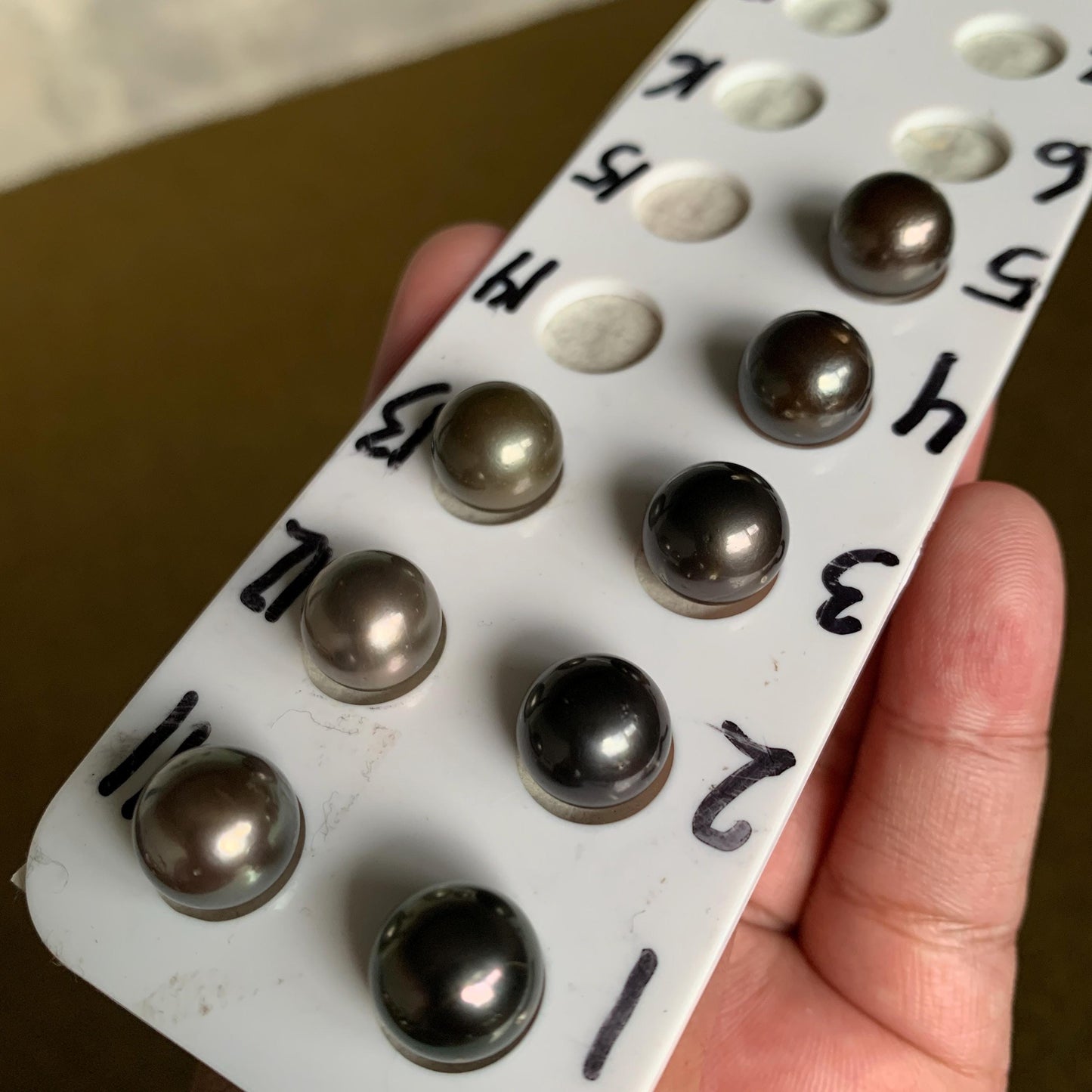 8 Pcs 11mm Loose Seawater Black Pearl Tahitian Edition Pearl Beads BoZorX BT-3