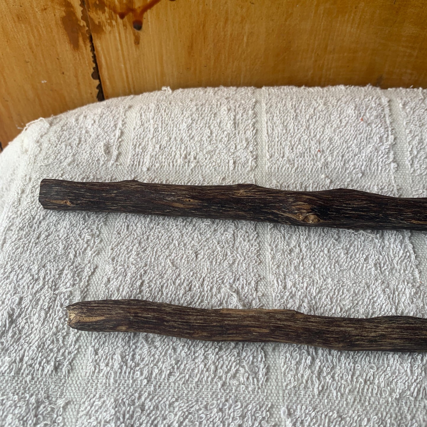 Agarwood Decoration 沉香 Chénxiāng Oud Incense Oudh Xiāng Kyara Kynam Aloeswood Kinam 奇楠 qí nán 沈香 Jinkō Englewood العود